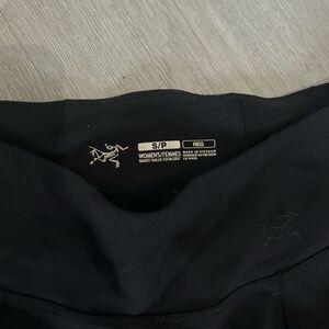 Arc’teryx Delaney High Waist Cargo Leggings Hiking Athletic Pocket Tights Small